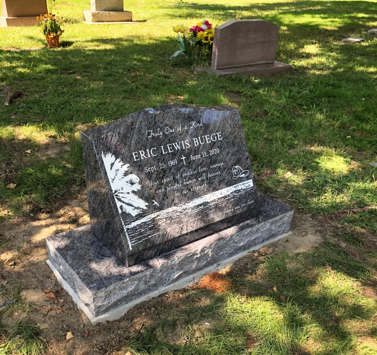 Bahama Blue granite slant memorial with beach and plam tree, Buege family, Oak Park Cemetery