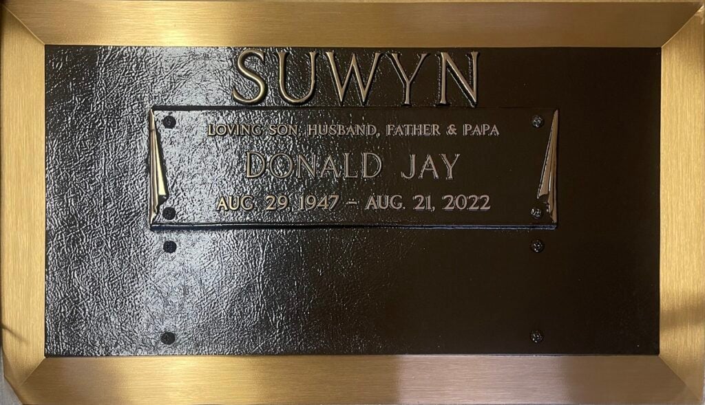 Bronze gravestone with name scroll, Suwyn family, Forest Lawn Memorial Park