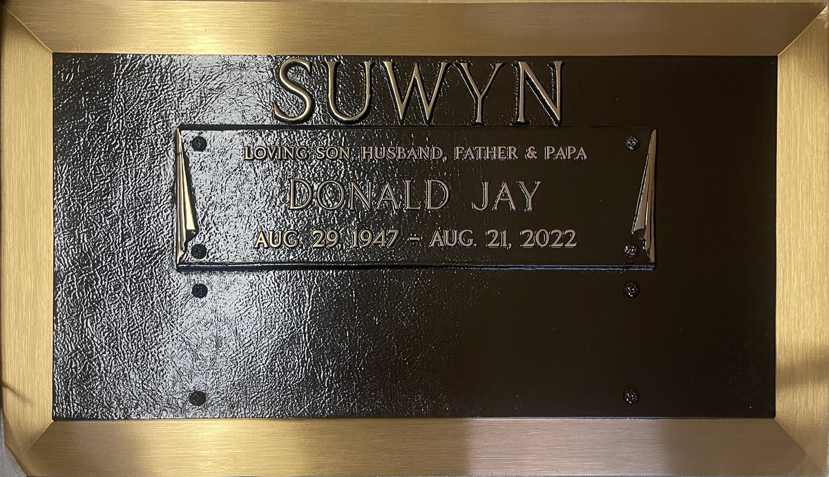 Bronze gravestone with name scroll, Suwyn family, Forest Lawn Memorial Park